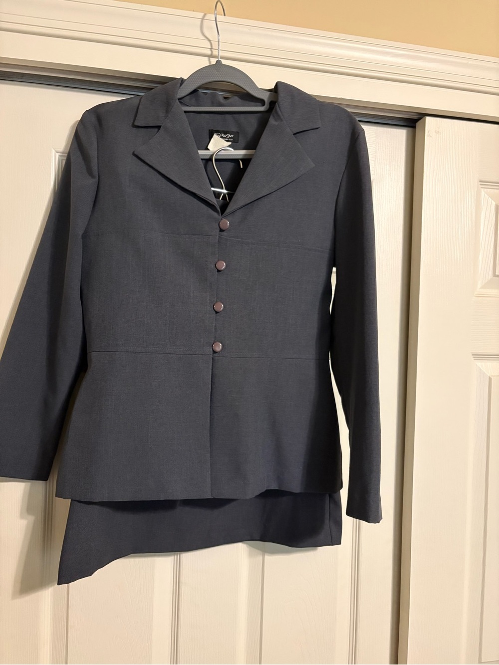 Classic Women's Dark Gray Button-Front Blazer and Skirt Set, Size 6
